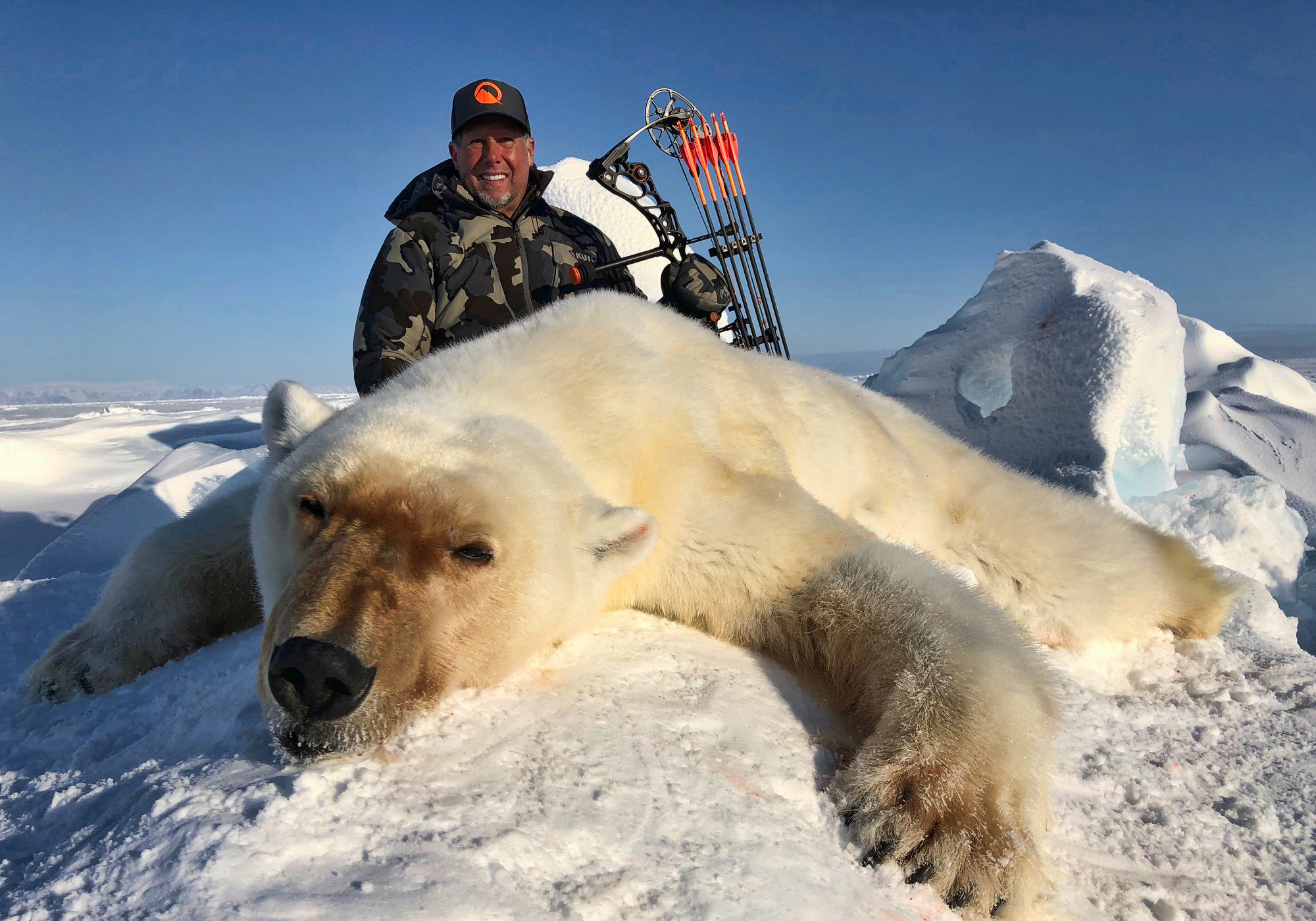 Polar Bear in the Frozen Arctic - Quality Hunts