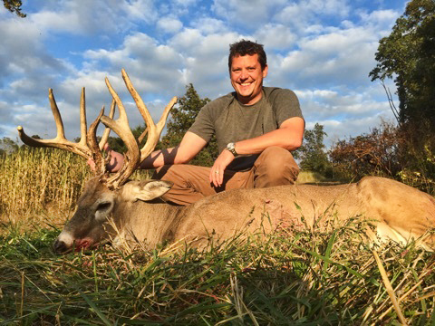 Trophy whitetail deer hunting in the Ozarks with Quality Hunts