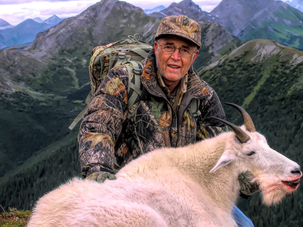 Mountain Goats with beautiful scenery - Hunt 2415