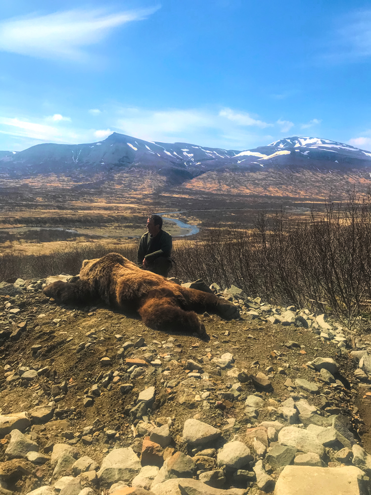 Hunt #2327 - Hunt Brown Bear on the Alaska Peninsula
